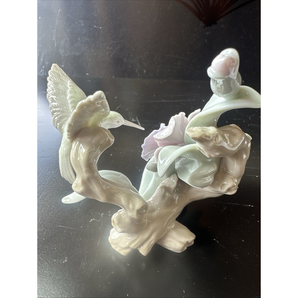Valencia Collection Vintage Hummingbird Porcelain Figurine  5"X4" (Z6C) - Picture 6 of 8